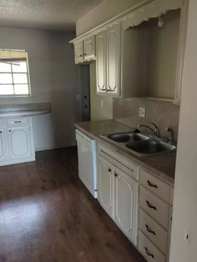 Main picture of 1121 NW 102nd St