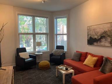 Main picture of 1246 N Artesian Ave