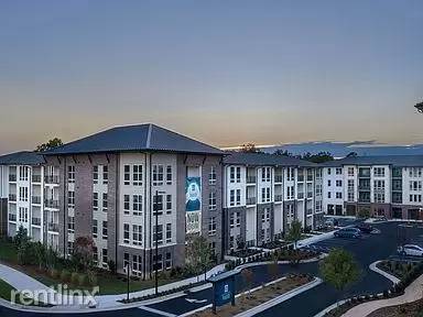 Main picture of Broadstone Trailside