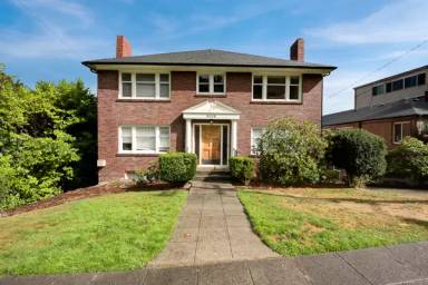 Main picture of 5026 22nd Ave NE
