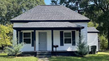 Main picture of 611 S Mountain St