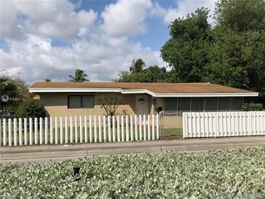 Main picture of 17550 NE 6th Ave