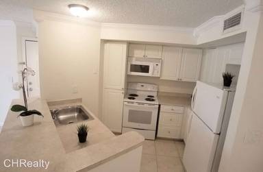 Main picture of 4606 Commander Dr