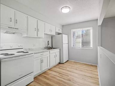 Main picture of 4422 S 25th St