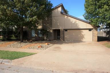 Main picture of 3710 101st St