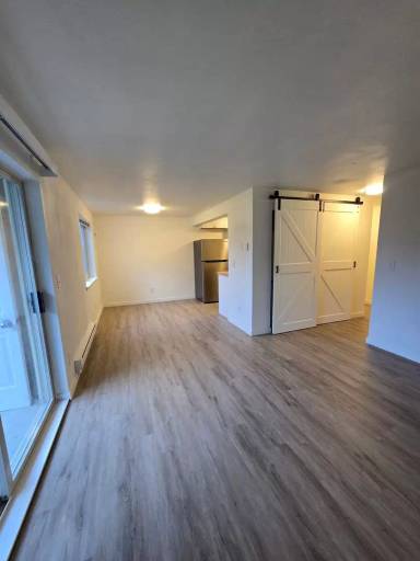 Main picture of 258 E Bakerview Rd