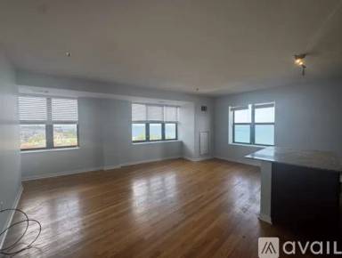 Main picture of 1337 W Fargo Ave