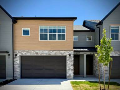 Main picture of 2717 W 2775 N