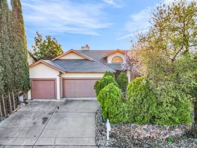 Main picture of 410 Highland Ct