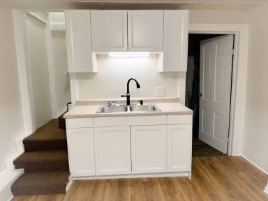 Main picture of 103 Tweedy St