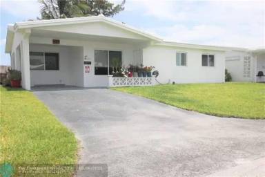 Main picture of 4250 NW 1st Ter