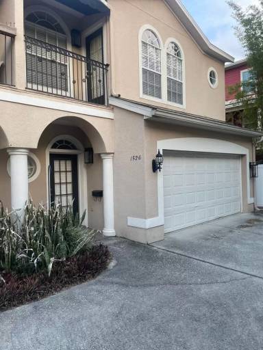 Main picture of 1524 E Marks St