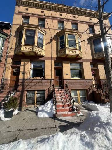 Main picture of 405 Hamilton St