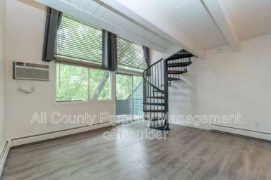 Main picture of 1842 Canyon Blvd