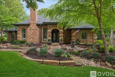 Main picture of 1798 Kingswood Dr