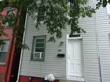 Main picture of 330 S Pershing Ave