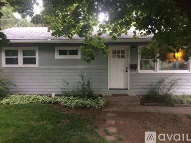 Main picture of 540 S Bryan Ave