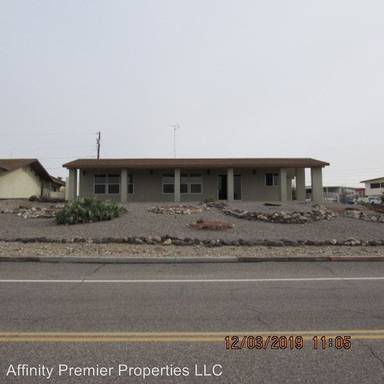 Main picture of 2651 Holiday Dr