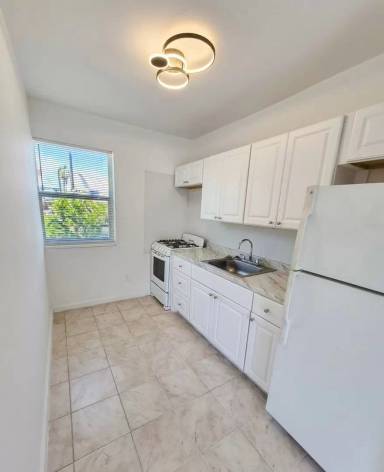 Main picture of 1629 SW 4th St