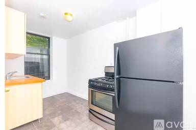 Main picture of 147 Starr St