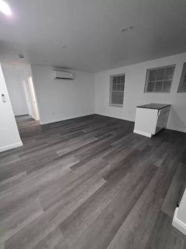 Main picture of 222 Cross St
