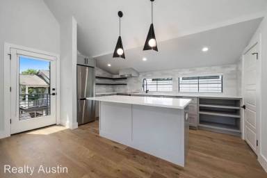 Main picture of 3219 Funston St