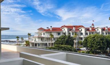 Main picture of La Sierra Tower at Coronado Shores