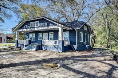 Main picture of 205 N Ransom St