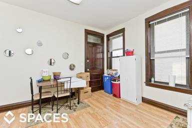 Main picture of 1231 N Greenview Ave