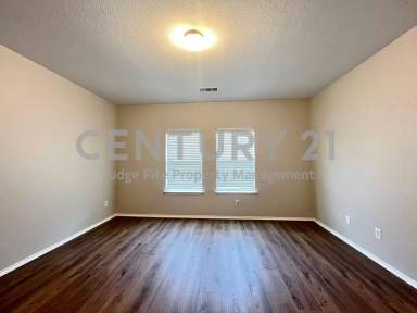 Main picture of 3104 Kennedy Dr