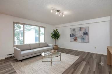 Main picture of 2116 N 112th St