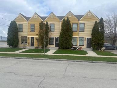 Main picture of 611 1st St W