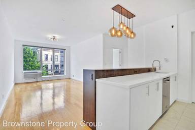 Main picture of 111 Monroe St