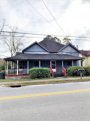 Main picture of 220 E Main St