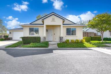 Main picture of 562 Wild Rose Dr