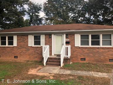 Main picture of 425 Cody Cir