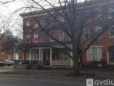Main picture of 502 W Chestnut St