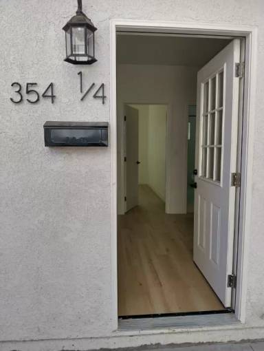 Main picture of 354 W 45th St