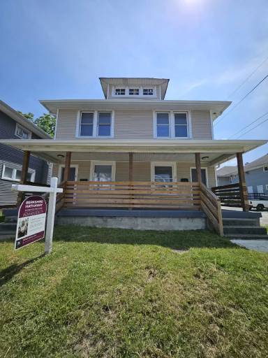 Main picture of 17 Parkview Ave