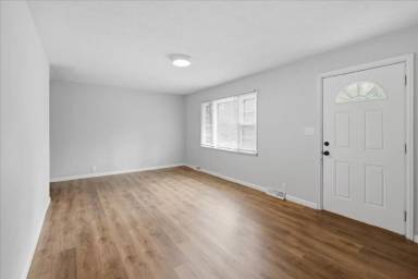 Main picture of 2448 N Irwin St