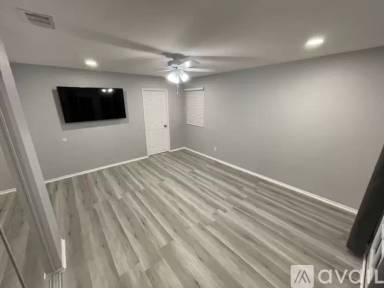 Main picture of 469 W 2nd St
