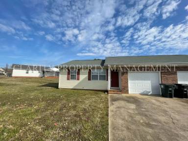 Main picture of 117 Skylar Dr NE