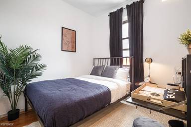 Main picture of 213 Avenue of the Americas