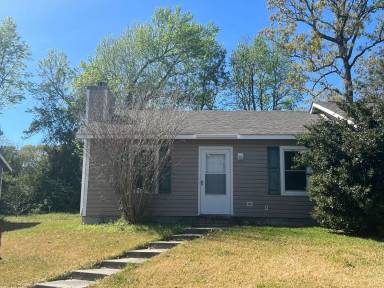 Main picture of 107 Hickory Grove Dr