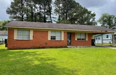 Main picture of 605 Blaine Dr SW