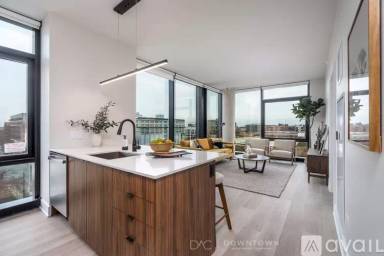 Main picture of 1101 W Jackson Blvd