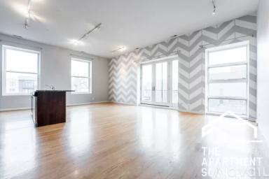 Main picture of 2401 W North Ave