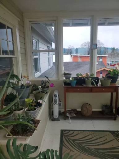 Main picture of 555 N Broadway St