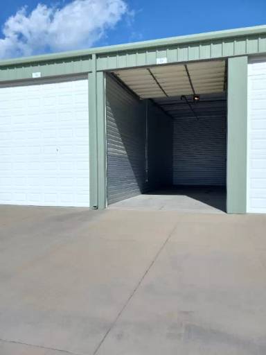 Main picture of 671 E Third St