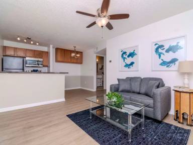 Main picture of 203 Lake Parsons Grn